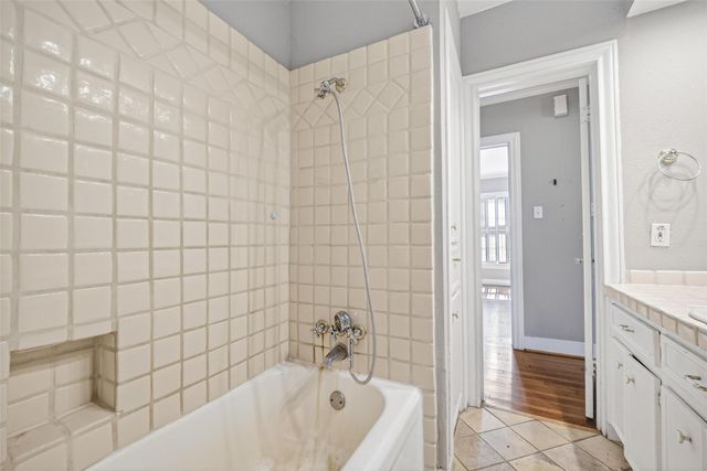 1210 Shearn Street, Houston, TX 77007