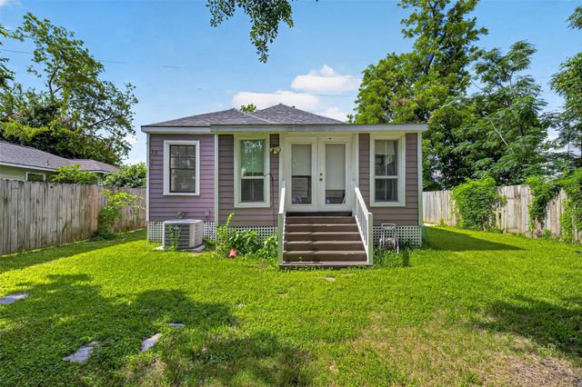 1210 Shearn Street, Houston, TX 77007