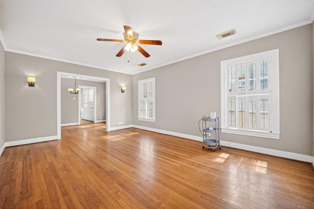 1210 Shearn Street, Houston, TX 77007