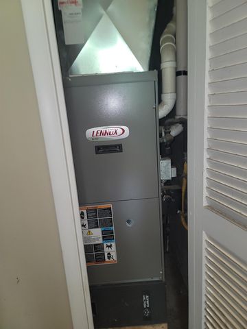 1005 N Wenona Avenue, Bay City, MI 48706