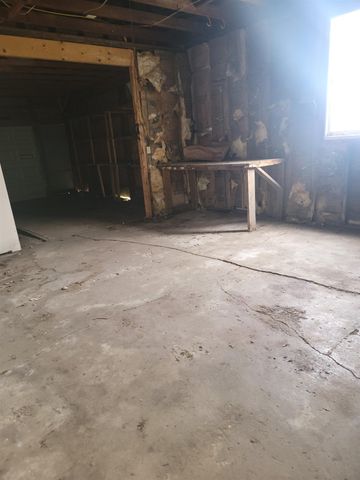 1005 N Wenona Avenue, Bay City, MI 48706