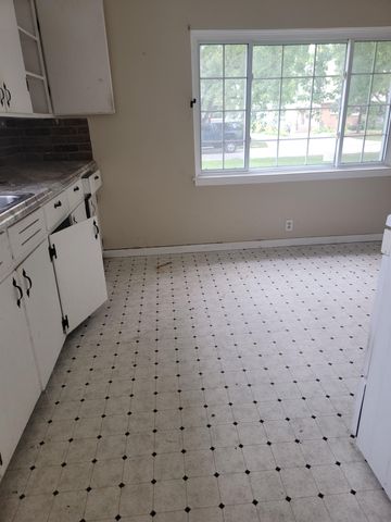 1005 N Wenona Avenue, Bay City, MI 48706