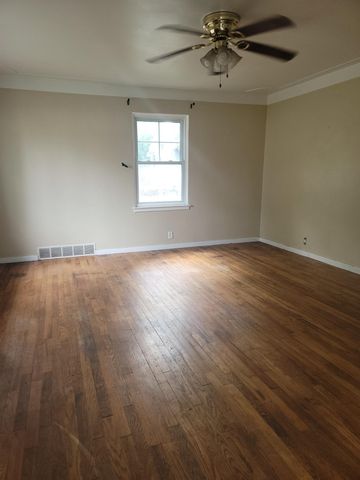 1005 N Wenona Avenue, Bay City, MI 48706