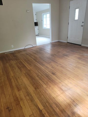 1005 N Wenona Avenue, Bay City, MI 48706