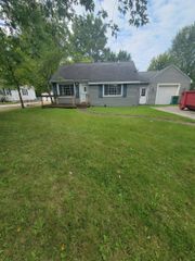 1005 N Wenona Avenue, Bay City, MI 48706