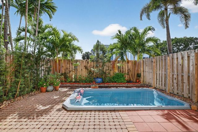 3024 NE 5th Terrace 10, Wilton Manors, FL 33334
