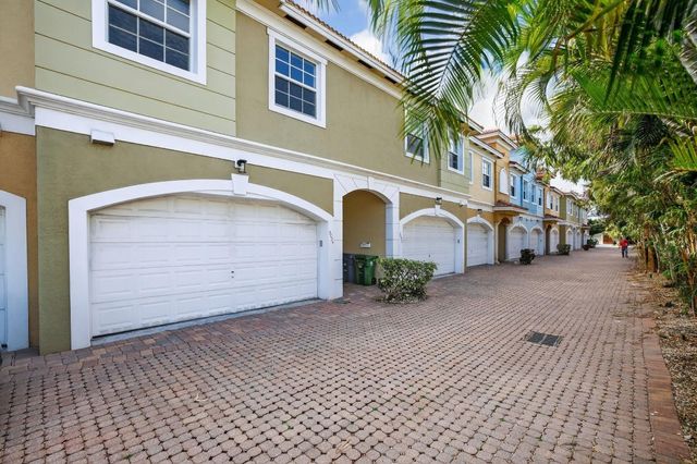 3024 NE 5th Terrace 10, Wilton Manors, FL 33334
