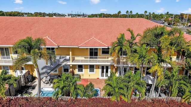 3024 NE 5th Terrace 10, Wilton Manors, FL 33334