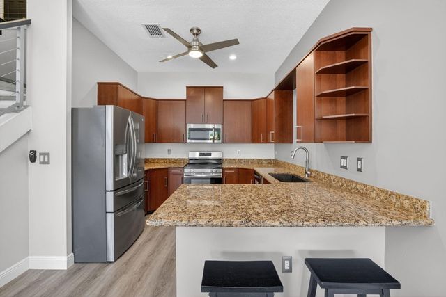 3024 NE 5th Terrace 10, Wilton Manors, FL 33334