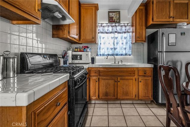 519 Broad Avenue, Wilmington, CA 90744