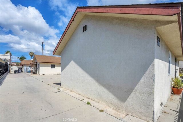 519 Broad Avenue, Wilmington, CA 90744
