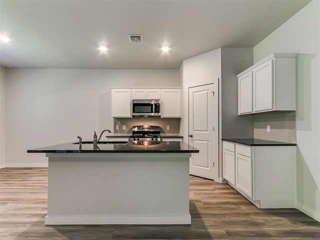 11759 Sweeping Lane, Guthrie, OK 73044