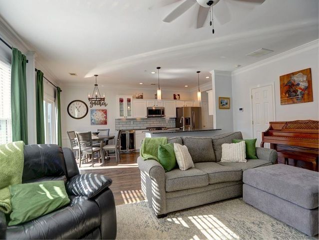 290 Regent Square, Woodstock, GA 30188