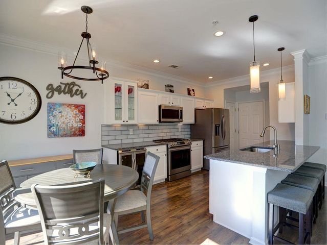 290 Regent Square, Woodstock, GA 30188