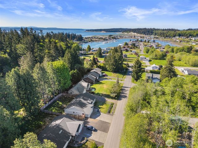 37110 Bay Street NE, Hansville, WA 98340