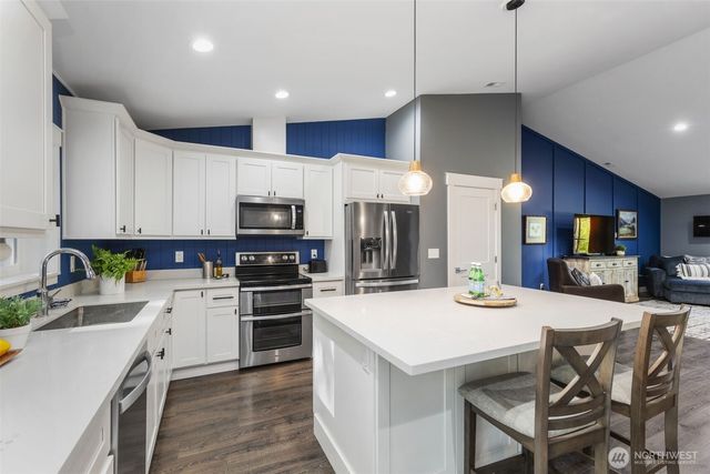 37110 Bay Street NE, Hansville, WA 98340