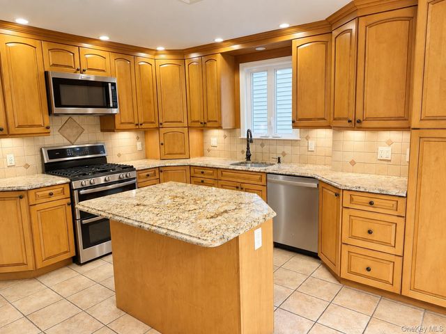 37 Harding Avenue, Valhalla, NY 10595