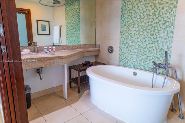 1052 Ocean Dr C503, Miami Beach, FL 33139