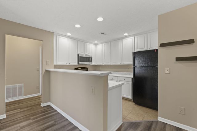 5307 Stonemeadow Avenue, F, Columbus, OH 43220