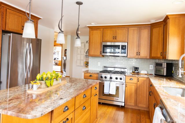 2497 Mountain View Road, Williston, VT 05495