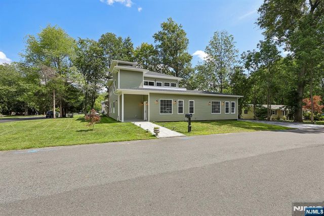 34 Gates Avenue, Warren, NJ 07059
