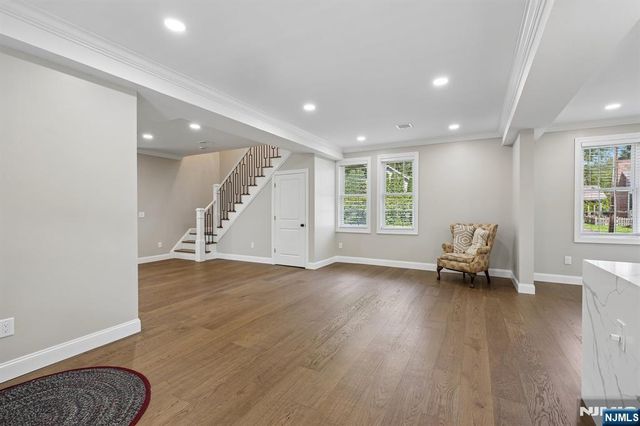 34 Gates Avenue, Warren, NJ 07059