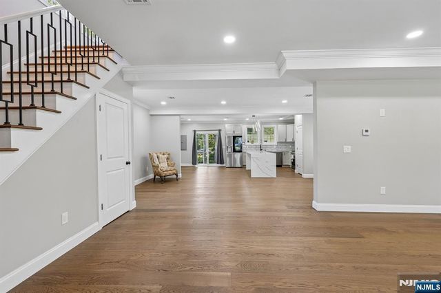 34 Gates Avenue, Warren, NJ 07059