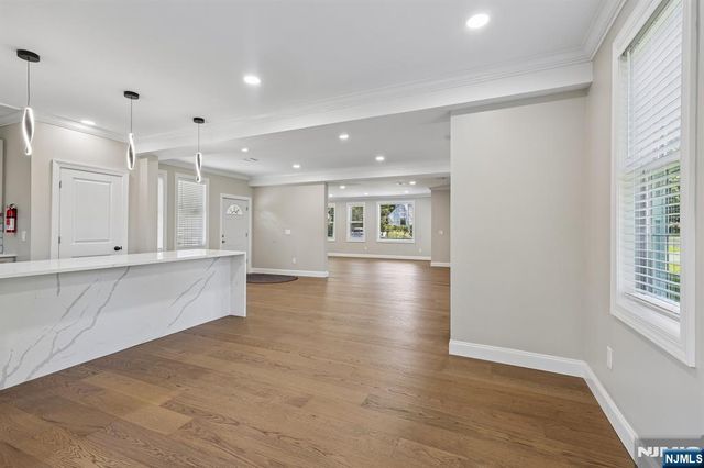 34 Gates Avenue, Warren, NJ 07059