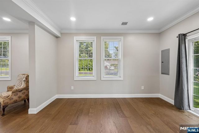 34 Gates Avenue, Warren, NJ 07059