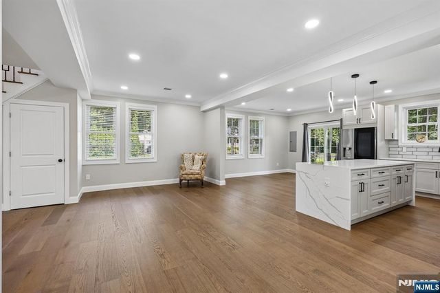 34 Gates Avenue, Warren, NJ 07059