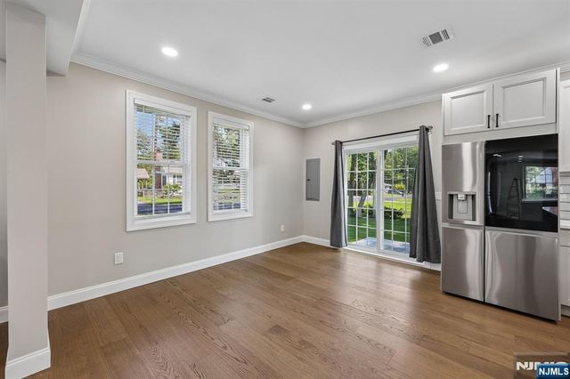 34 Gates Avenue, Warren, NJ 07059