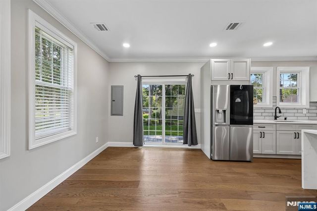 34 Gates Avenue, Warren, NJ 07059
