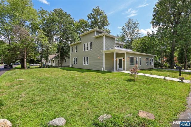34 Gates Avenue, Warren, NJ 07059