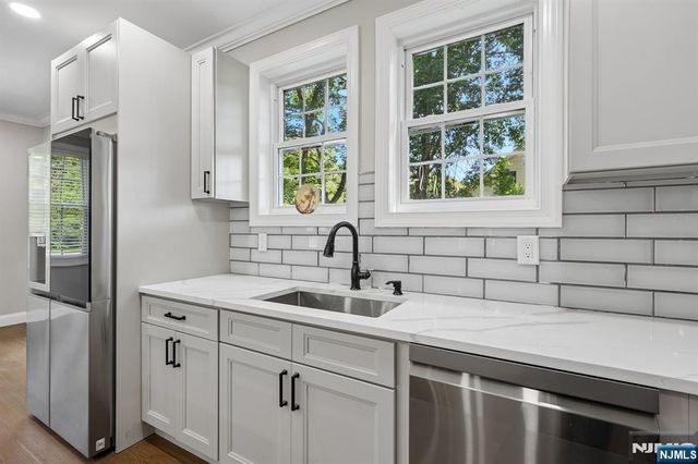 34 Gates Avenue, Warren, NJ 07059
