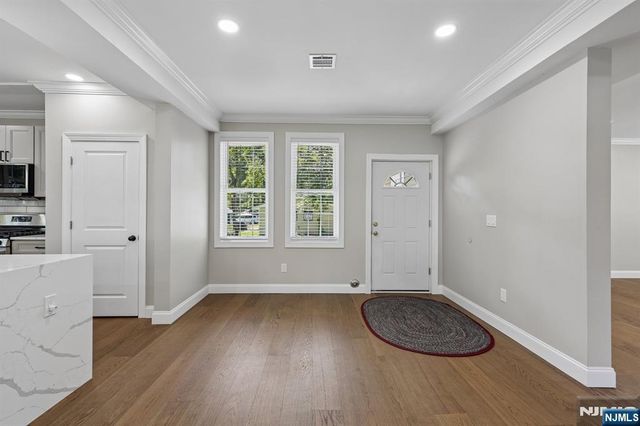 34 Gates Avenue, Warren, NJ 07059