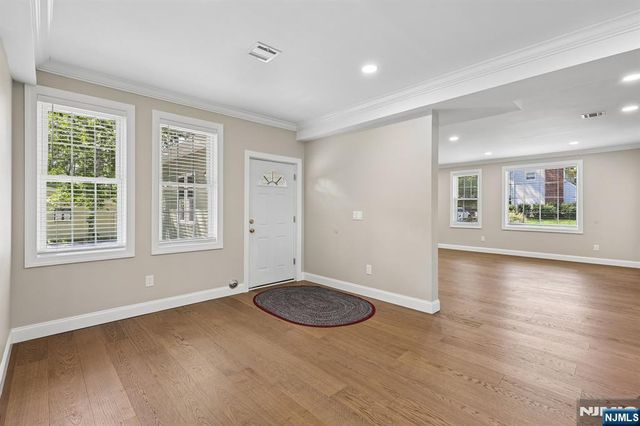 34 Gates Avenue, Warren, NJ 07059