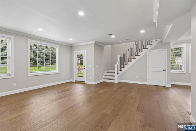 34 Gates Avenue, Warren, NJ 07059