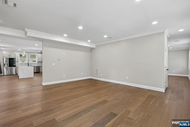 34 Gates Avenue, Warren, NJ 07059