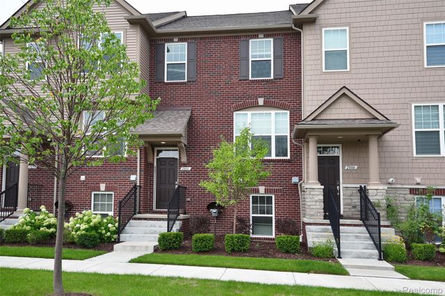 2888 Glenbar Circle, Rochester Hills, MI 48307