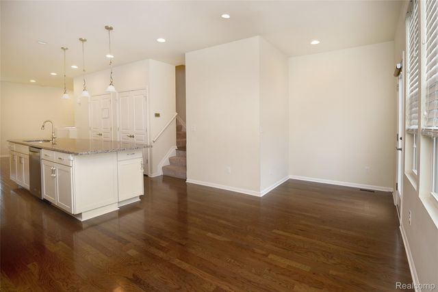 2888 Glenbar Circle, Rochester Hills, MI 48307