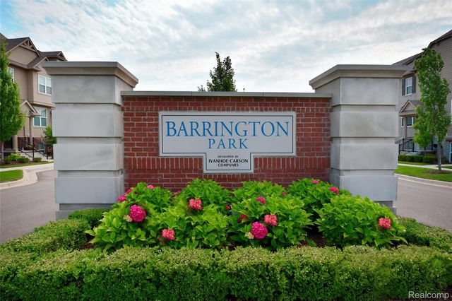 2888 Glenbar Circle, Rochester Hills, MI 48307