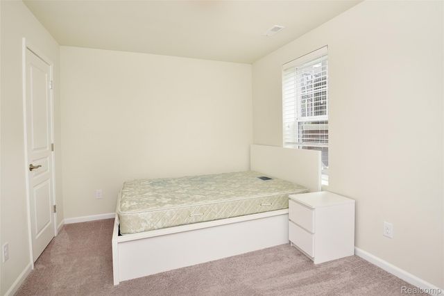 2888 Glenbar Circle, Rochester Hills, MI 48307