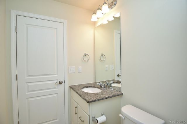 2888 Glenbar Circle, Rochester Hills, MI 48307