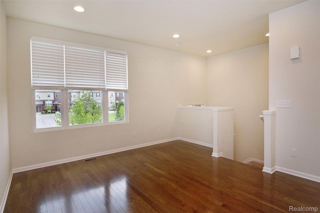 2888 Glenbar Circle, Rochester Hills, MI 48307