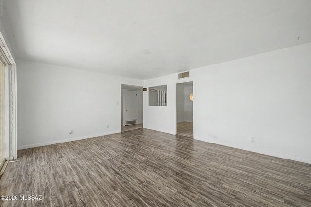 1910 W Calle Pacifica, Tucson, AZ 85745