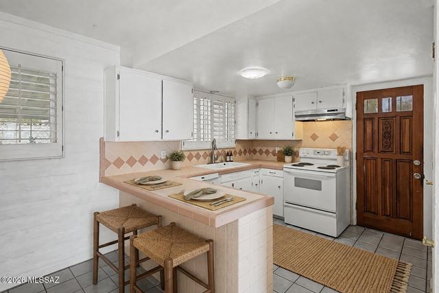 1910 W Calle Pacifica, Tucson, AZ 85745