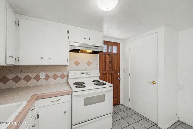 1910 W Calle Pacifica, Tucson, AZ 85745