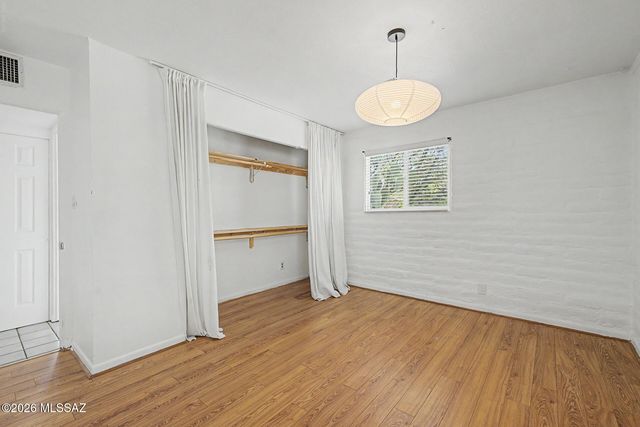 1910 W Calle Pacifica, Tucson, AZ 85745