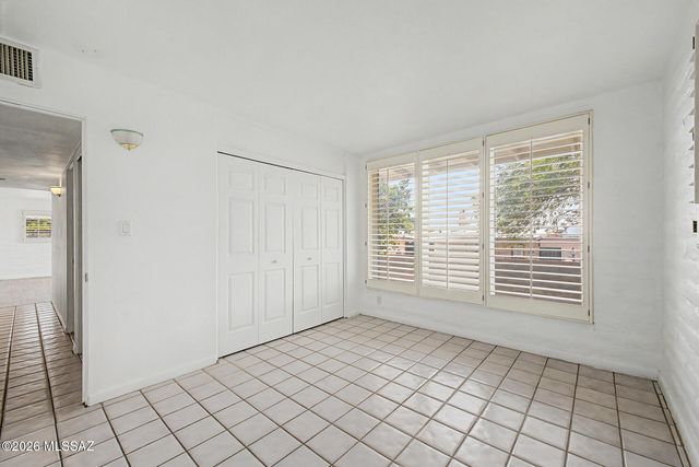 1910 W Calle Pacifica, Tucson, AZ 85745