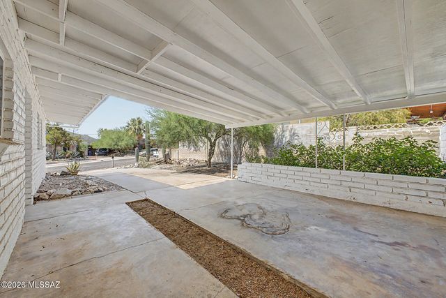 1910 W Calle Pacifica, Tucson, AZ 85745